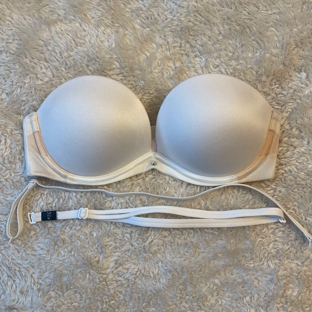 White Strapless Victoria’s Secret Very Sexy Push Up Bra - 32B